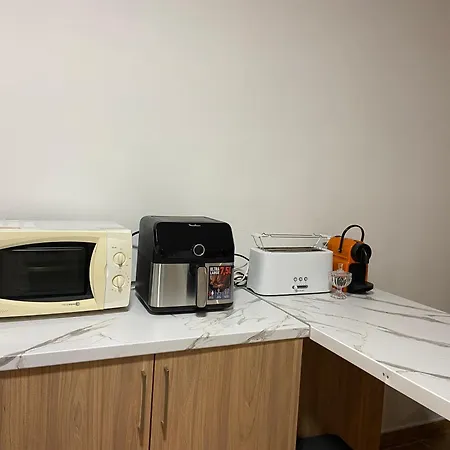 Cozy 3 Bedroom Townhouse Apartment