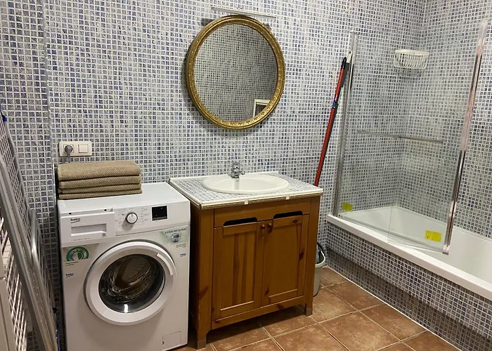 Cozy 3 Bedroom Townhouse Apartament