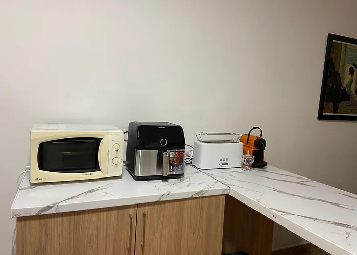 Cozy 3 Bedroom Townhouse Apartament